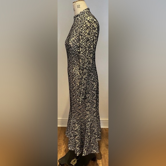 Emilia Wickstead Black and Ivory Flocked Lace Dress - Picture 4 of 16